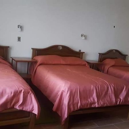 Hotel El Super 8 Санта-Крус-де-ла-Сьєрра Екстер'єр фото
